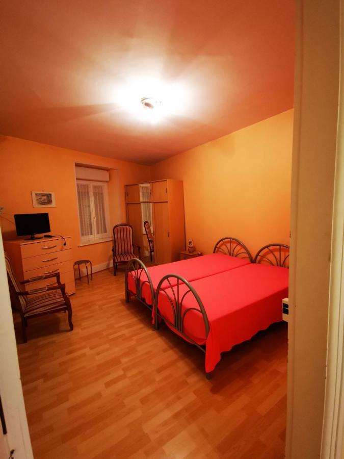 Les Geraniums Apartamento Bains-les-Bains Exterior foto